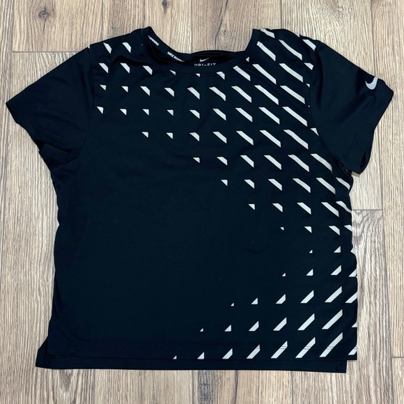 Nike Black Dri Fit Reflective Running Crop Top Shirt Women's Size Small - Picture 1 of 4